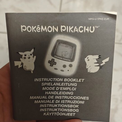 Pokémon Tamagotchi collectible new 1998