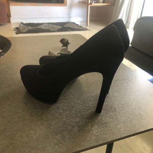 Nelly shoes suede black platform pumps size 39 like new