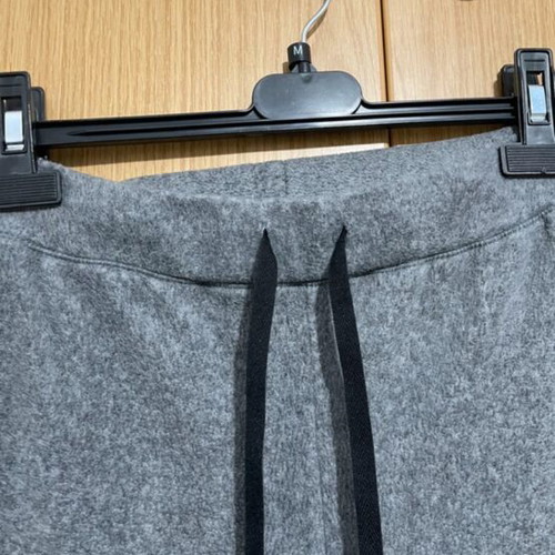 DKNY set gray like new, fleece fabric, comfortable and warm