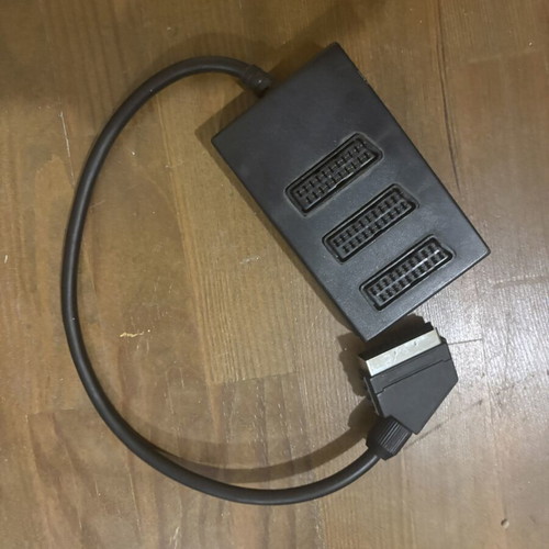 Scart splitter 3-port used, ideal for retro consoles