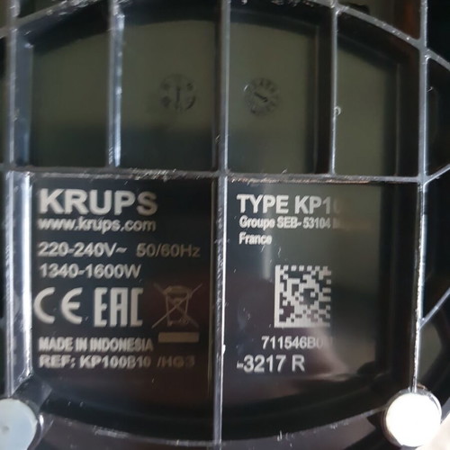 Krups Nescafé Dolce Gusto KP100B10 coffee machine like new