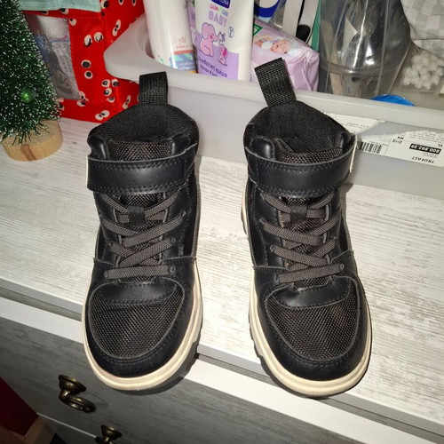H&M waterproof boots like new, size 27, black