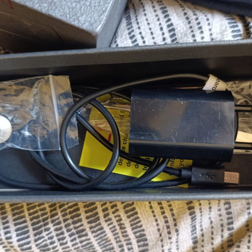 XMAX II Pro Vaporizer like new with sealed accessories