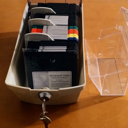 Pack of 2 cases with 43 floppy disks 3.5" vintage