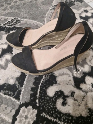 Black Platform Sandals Like New, Size 40