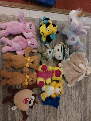 Stuffed dolls like new, all together