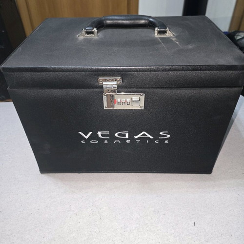 Makeup case like new