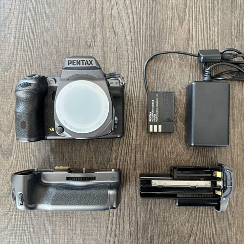 Pentax K-3 Prestige Edition camera like new with 3 lenses