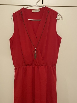 Lynne red dress with integrated jewelry used, size L