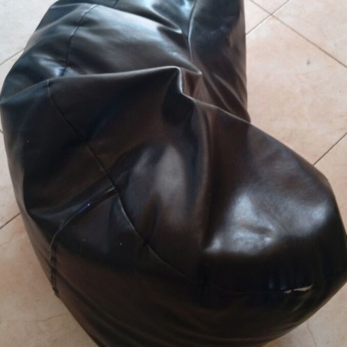 Pouf bean bag set of 2 like new, leatherette