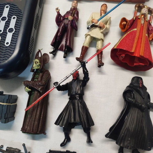Star Wars figure set and Comm Talk device like new