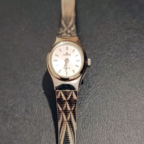 Lorus vintage women's quartz watch with embossed silver bracelet