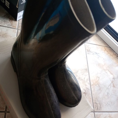 Rain boots size 38 like new, black