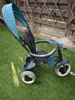 QPlay Rito tricycle toddler bike like new, petrol black