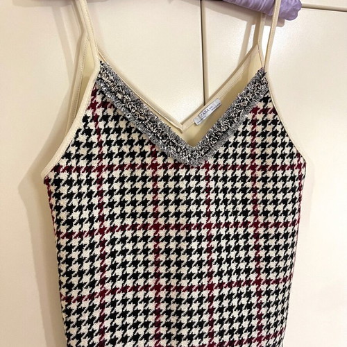 Zara ecru cami top with straps and V neckline like new