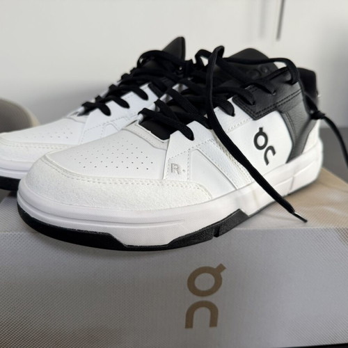On Running The Roger Clubhouse Sneakers new, size 44, white and black