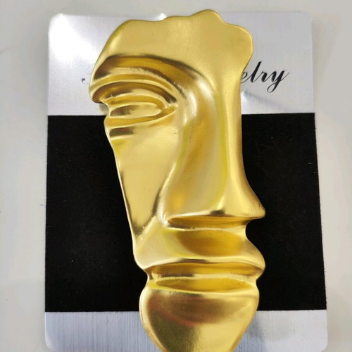 Pins new, gold color