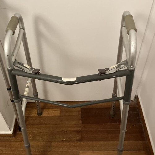 NOVA 4090DW5 folding walker mobility aid