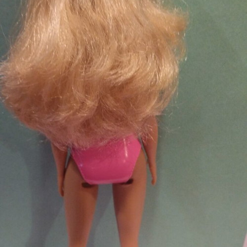 Barbie Swimming Pool Party doll like new