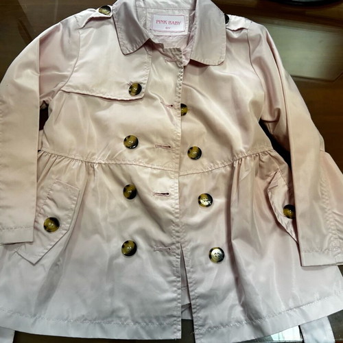 Pink trench coat for girl 6 years like new