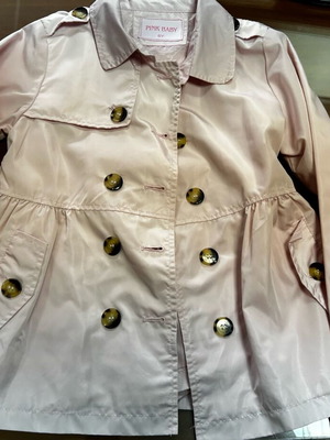 Pink trench coat for girl 6 years like new
