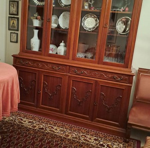 Σκρίνιο βιτρίνα τετράφυλλο μασίφ καρυδιά