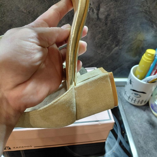 Zapatos beige sandals with thick heel new