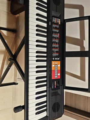 Yamaha PSR F51 πληκτρολόγιο σαν καινούργιο με στάντ και σκαμπό
