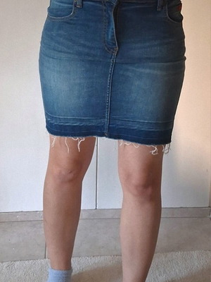 Lee Cooper denim skirt like new, size Small, blue