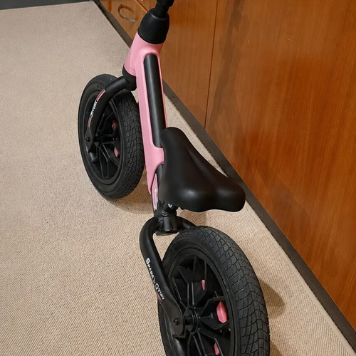 Spark by QPlay Balance Bike like new, for ages 2–5