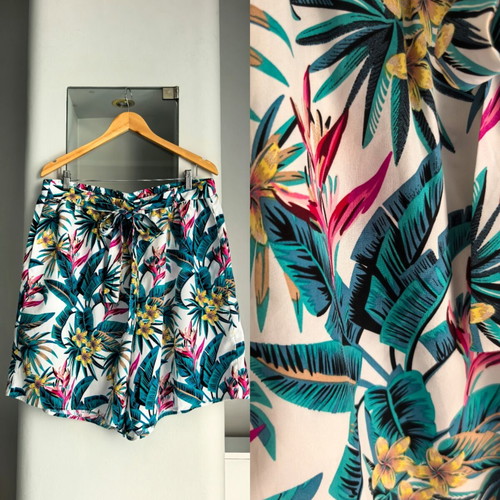 Women's Plus Size Clothing Bundle like new, 3 knitted dresses, 2 Doca pants, 2 shirts, 1 shorts