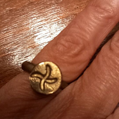 Sevalier ring like new, small size