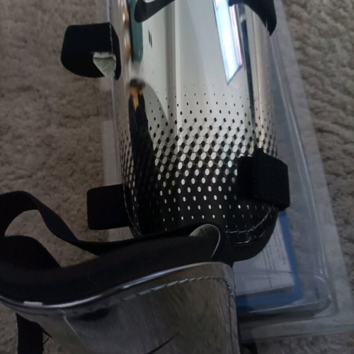 Nike Mercurial Guard shin guards new, size XL