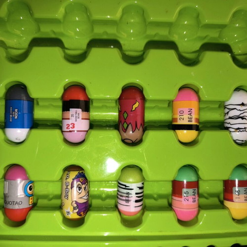 Mighty Beanz Series 3 used set with 20 figures and case