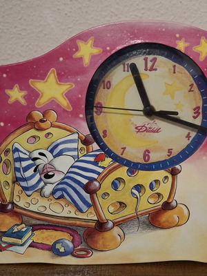 Vintage Diddl clock analog used, tabletop