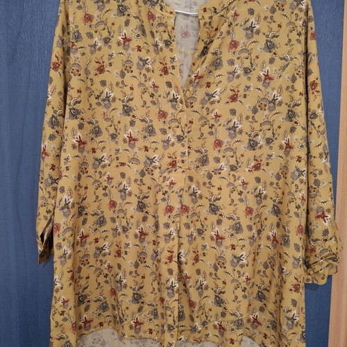 Attrattivo tunic floral size large, like new, mao collar