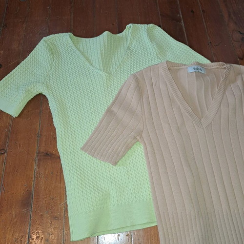 Short-sleeve knit blouses like new, size S, beige and green