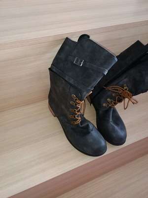Vintage women's boots size 39 like new, gray