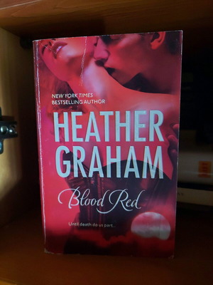 Book 'Blood Red' by Heather Graham like new