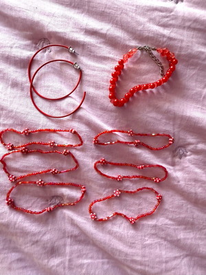 Red jewelry set like new, bracelet and hoop earrings