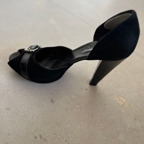 Peep toe leather Atos Lombardini heels size 39 like new, black