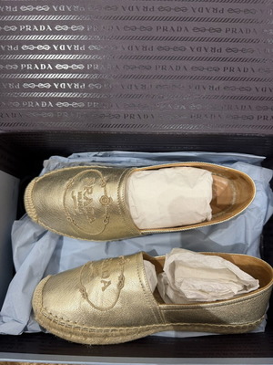 Prada leather espadrilles like new, gold, size 36
