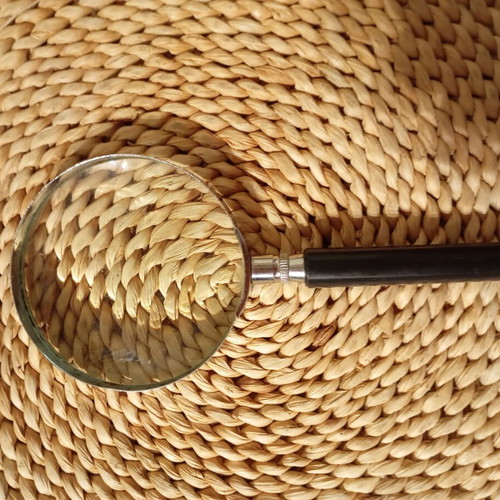 Vintage magnifying glass like new, 17 cm height, 8 cm diameter