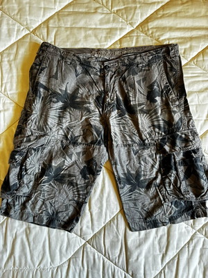40WEFT Italian Cargo Shorts Khaki Camo Grey Size L/XL Like New