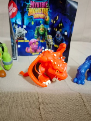 Mystery Monster Surprise figures new, set of 3 pieces
