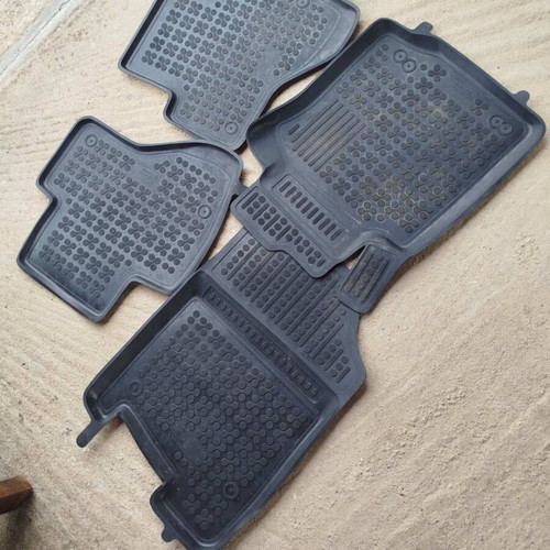Rezaw-plast Car Floor Mats like new for Toyota Aygo 2008-2014, Peugeot 107, Citroen C1