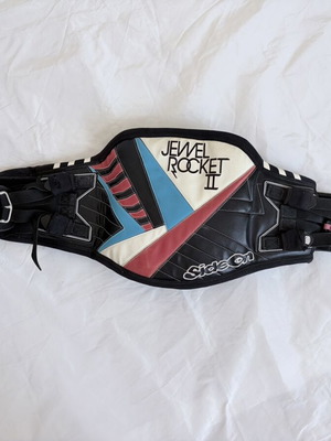Jewel Rocket 2 boxing belt, Size On