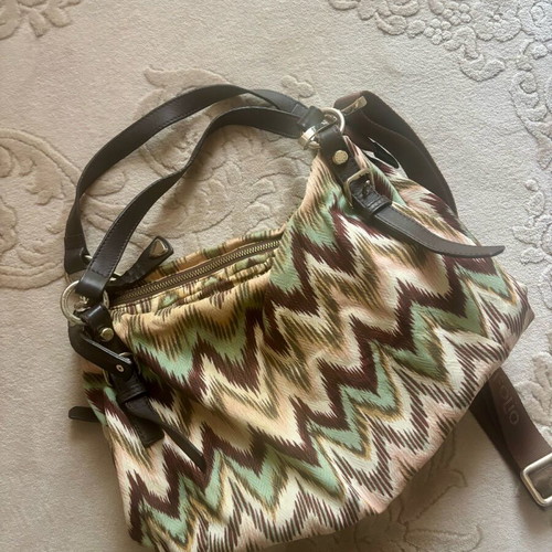 Shoulder bag multicolor like new with beautiful design