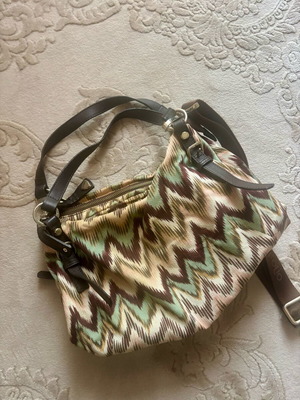 Shoulder bag multicolor like new with beautiful design