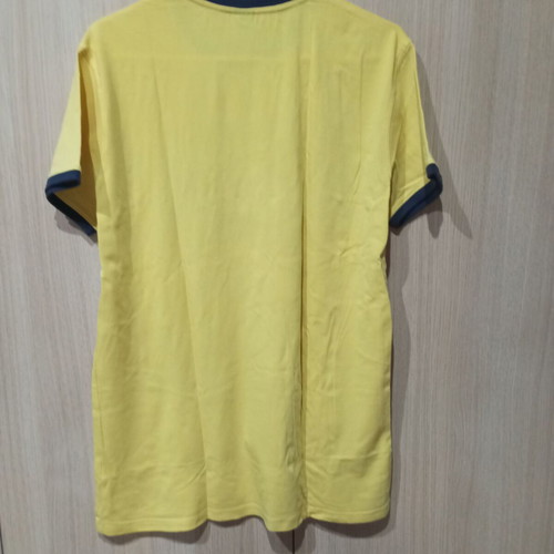 Tshirt yellow XL with front print like new, cotton fabric